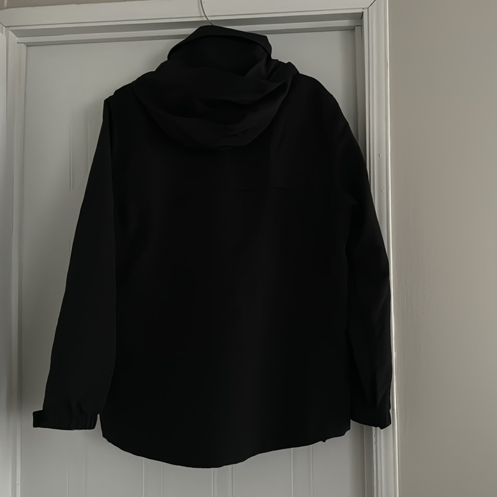 Women’s Land’s End Water/wind proof jacket. - Picture 3 of 4